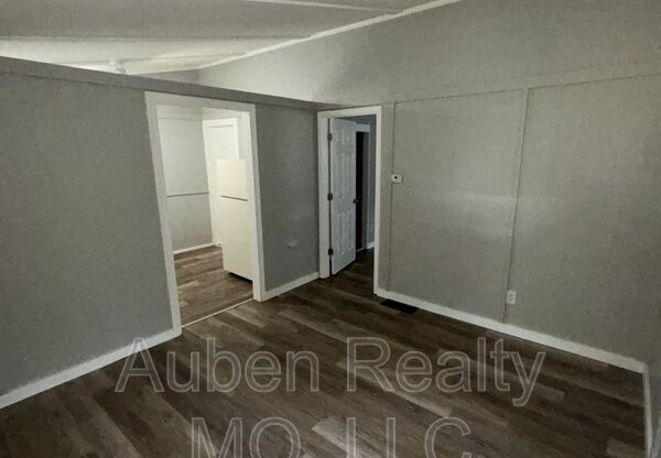 1300 S. Appleton Ave - 1300 S Appleton Ave Unit A