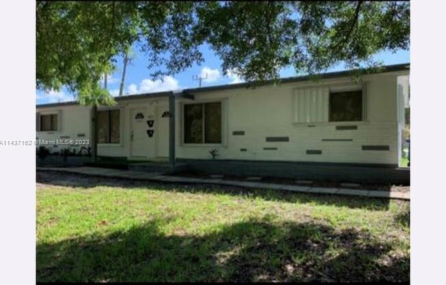 401 SW 8 ST