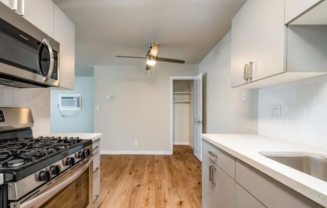 1 bed, 1 bath, 600 sqft, $1,735, Unit 203-3