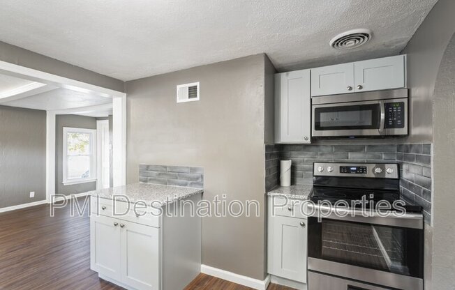 2807 N 52 ST
