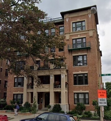 3 beds, 1 bath, 837 sqft, $5,600, Unit 4