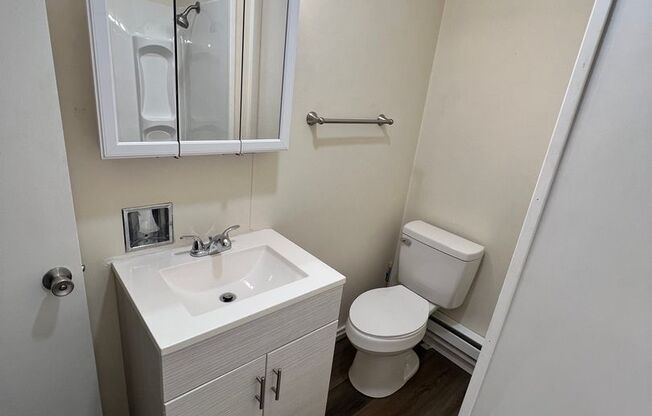 1 bed, 1 bath, 700 sqft, $650, Unit Apt# B2