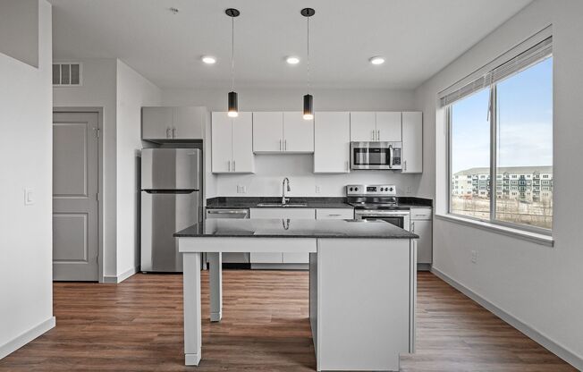 1 bed, 1 bath, 530 sqft, $1,395, Unit 322