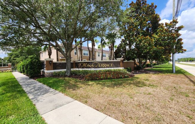 Stylish 3-Bed Home in Lake Nona – Comfort, Space & Location!