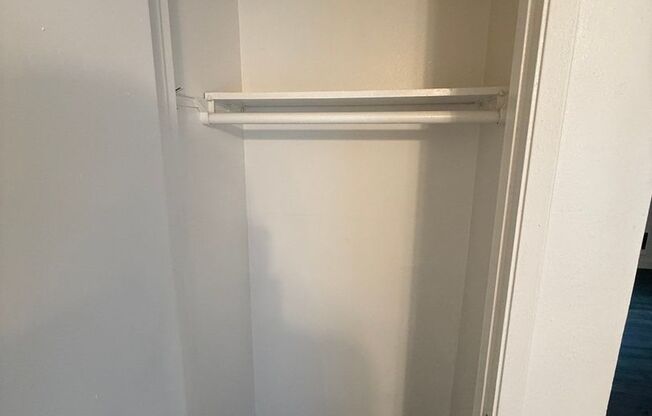 2 beds, 1 bath, 825 sqft, $1,245, Unit 233