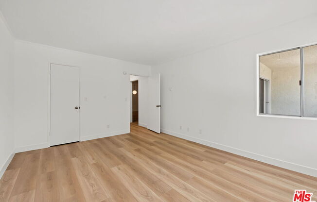 16169 SUNSET BLVD