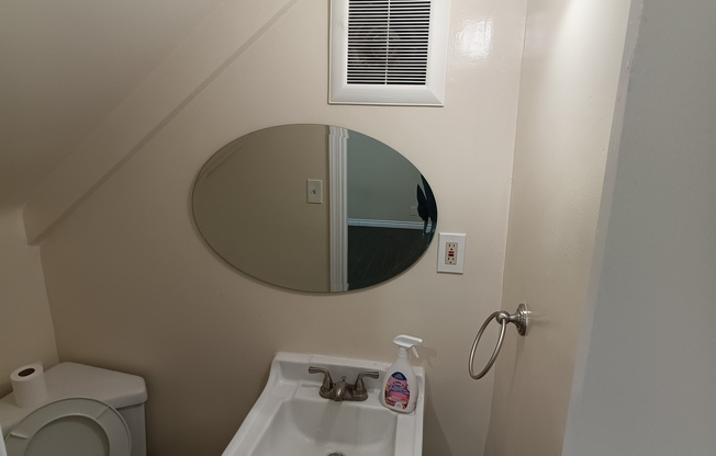 6809 Vinevale Avenue