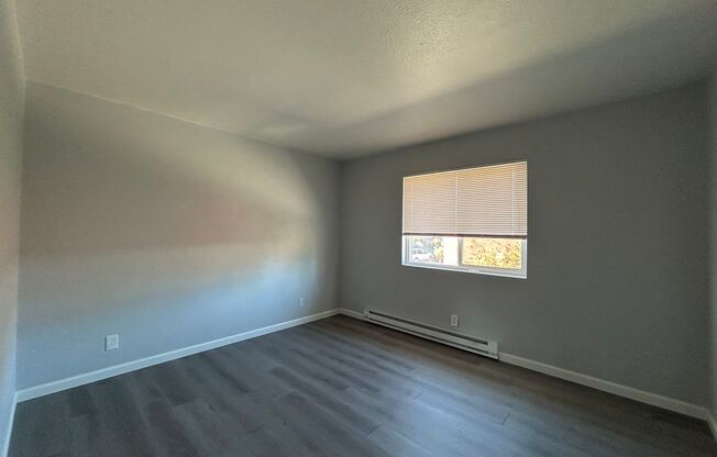 2 beds, 1 bath, 800 sqft, $1,095, Unit Unit 02