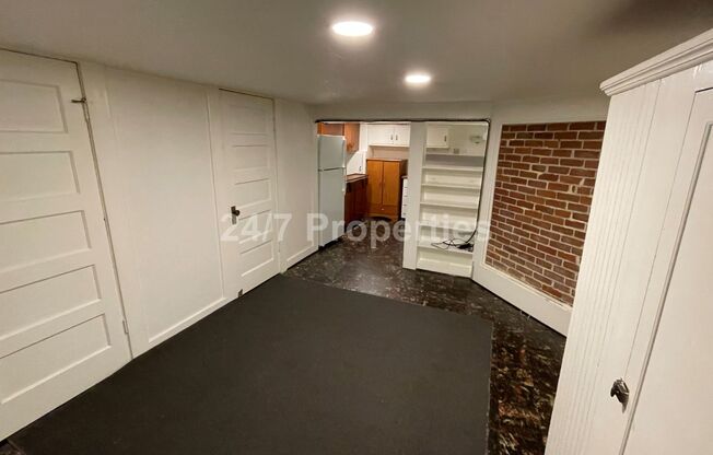 Spacious 1 BD | 1 BA on a Beautiful Property! - NE PDX