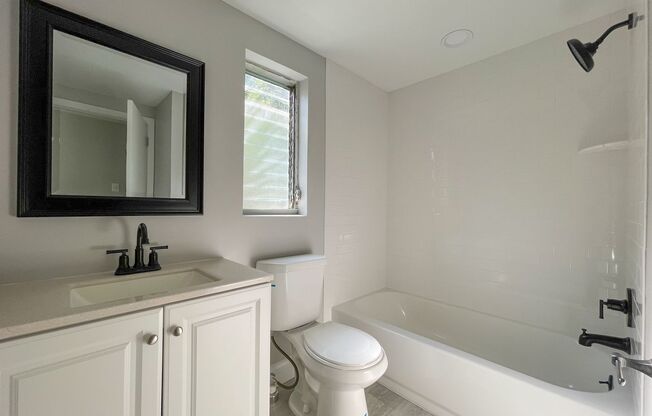 1 bed, 1 bath, $1,400, Unit 2704 E. Columbus Dr., Apt. A