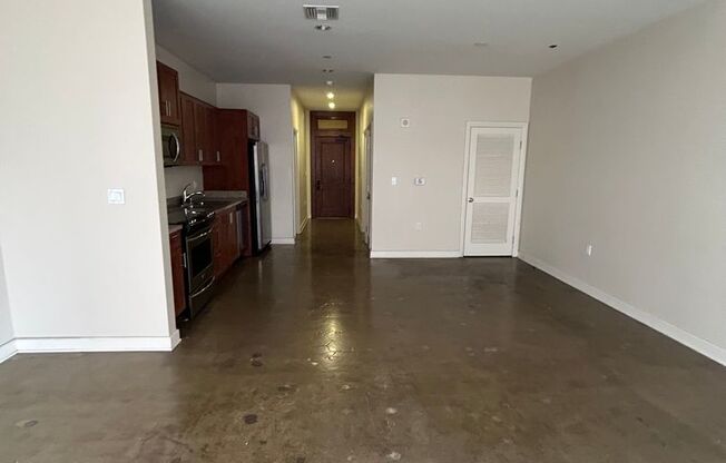 1 bed, 1 bath, 691 sqft, $1,875, Unit #906