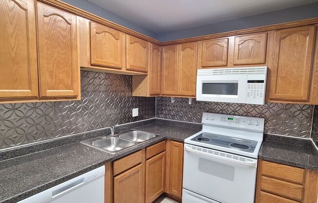 1 bed, 1 bath, $1,450, Unit #13