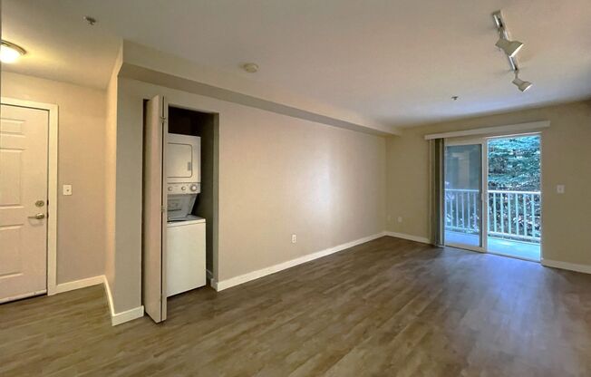 Studio, 1 bath, 413 sqft, $1,150, Unit 307