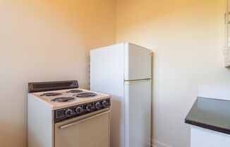 Studio, 1 bath, 350 sqft, $895, Unit 305