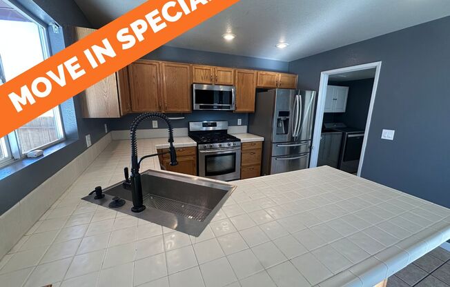 Spacious 3 bedroom| 2.5 bathroom home in Reno! Available now