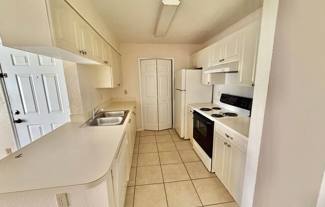1 bed, 1 bath, $1,195, Unit r2550n5105