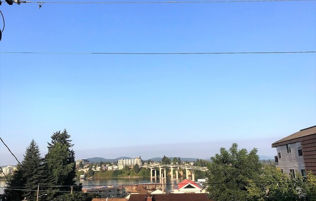 Spacious Condo In The Heart Of Manette