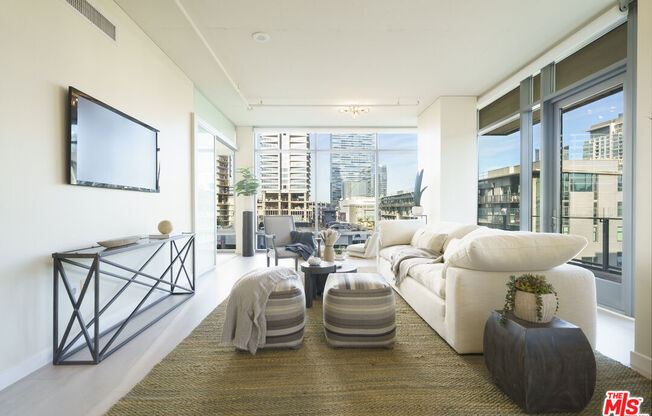 2 beds, 2.5 baths, 1,650 sqft, $4,995, Unit 716
