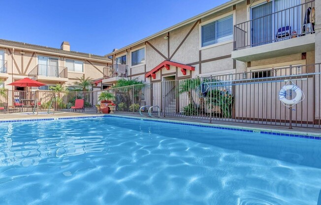 2 beds, 2 baths, $2,250, Unit 03