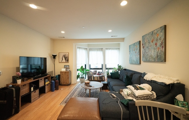 1 bed, 1 bath, 759 sqft, $3,600, Unit 310
