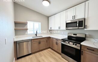 1124 E POLK ST