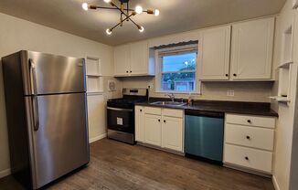 2 beds, 1 bath, $1,595