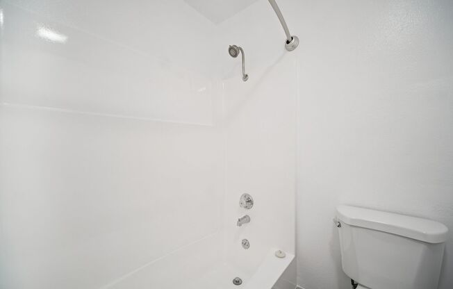 2 beds, 2 baths, 1,058 sqft, $2,598, Unit 4220.307