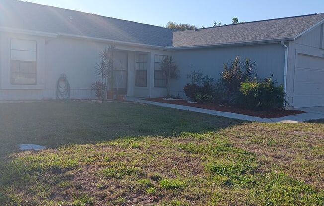 Charming 3 Bedroom 2 Bathroom Single Family Home in Cape Coral