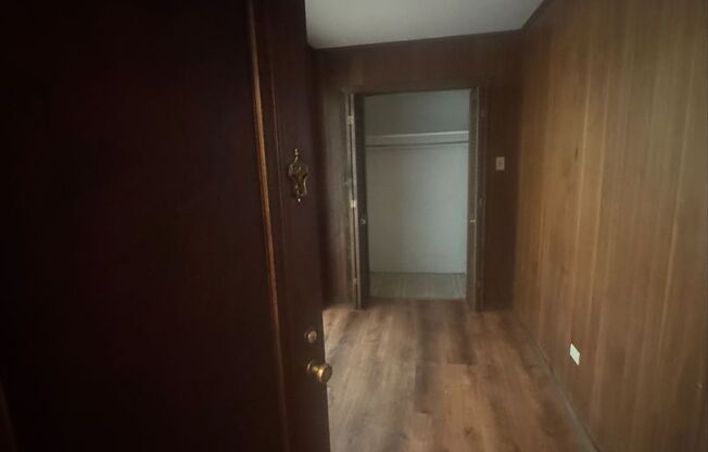 Studio, 1 bath, 294 sqft, $1,420, Unit New King Edward  9A4