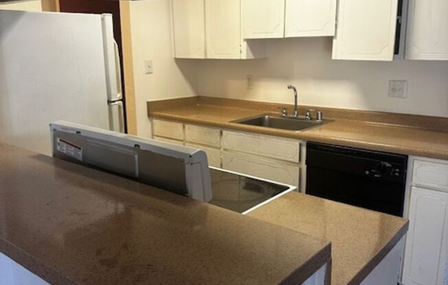 2 beds, 1 bath, 825 sqft, $2,200, Unit 312