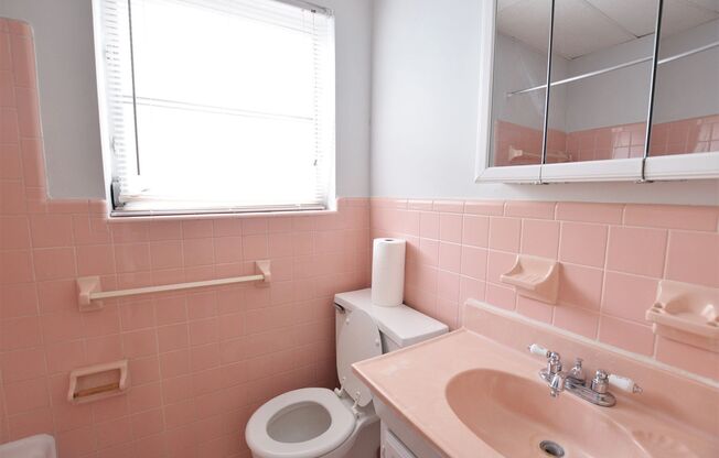 2 beds, 1 bath, 900 sqft, $1,450, Unit 14