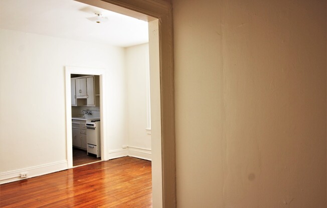 1 bed, 1 bath, 2 sqft, $950, Unit #206