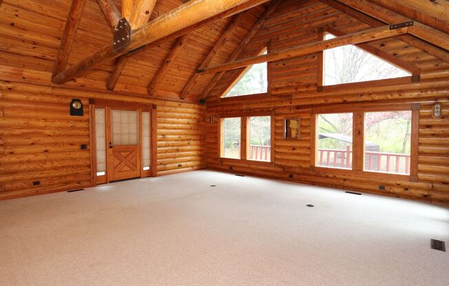 Gorgeous Log Cabin near West Lafayette!