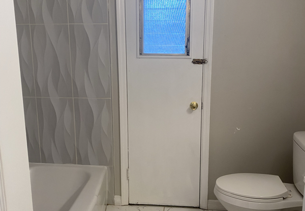 5704 94 ST