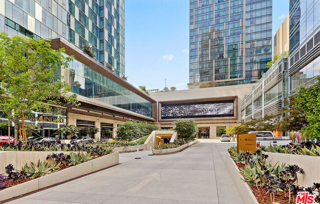 2 beds, 3 baths, 1,610 sqft, $5,950, Unit 2506
