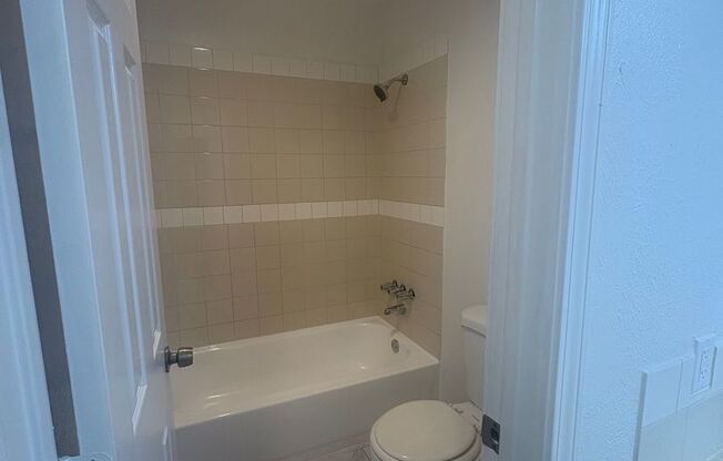 Studio, 1 bath, 625 sqft, $875, Unit 418-238