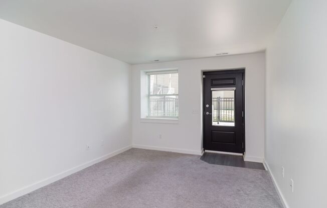 1 bed, 1 bath, 811 sqft, $1,310, Unit 907-102