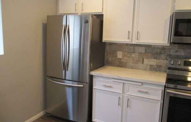 Mission Valley Newly Remodeled 2 Bdr 2 Bath 2nd Floor Condo