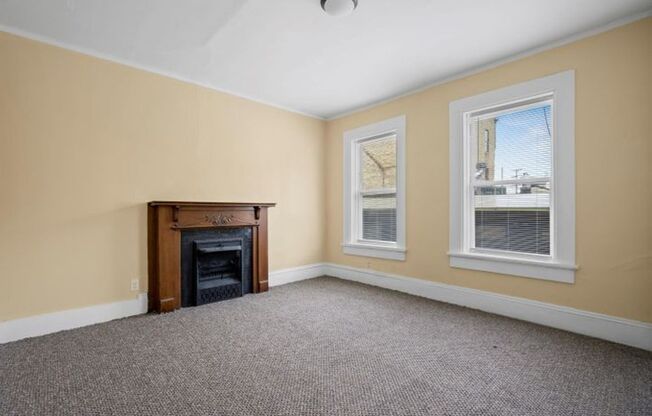 716-716A-718 E Pearson St