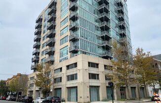 Beautiful Uptown Condo for Rent: 2 bed, 2 bath
