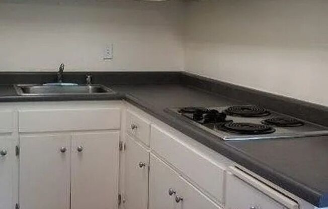 Light, bright, and airy condo in the heart of downtown Walnut Creek!