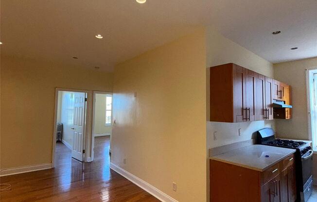 132 E 52 ST