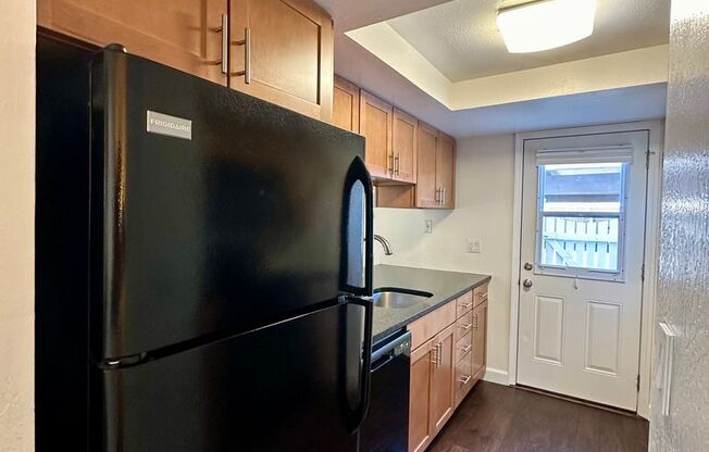 2 beds, 1.5 baths, $2,700