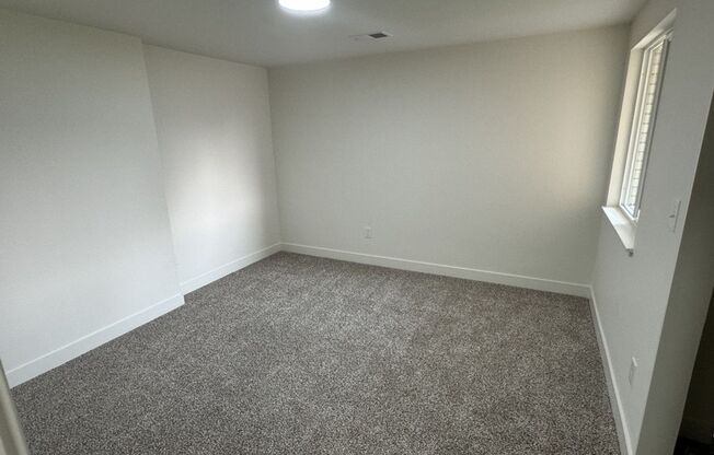 2 beds, 1 bath, $2,000