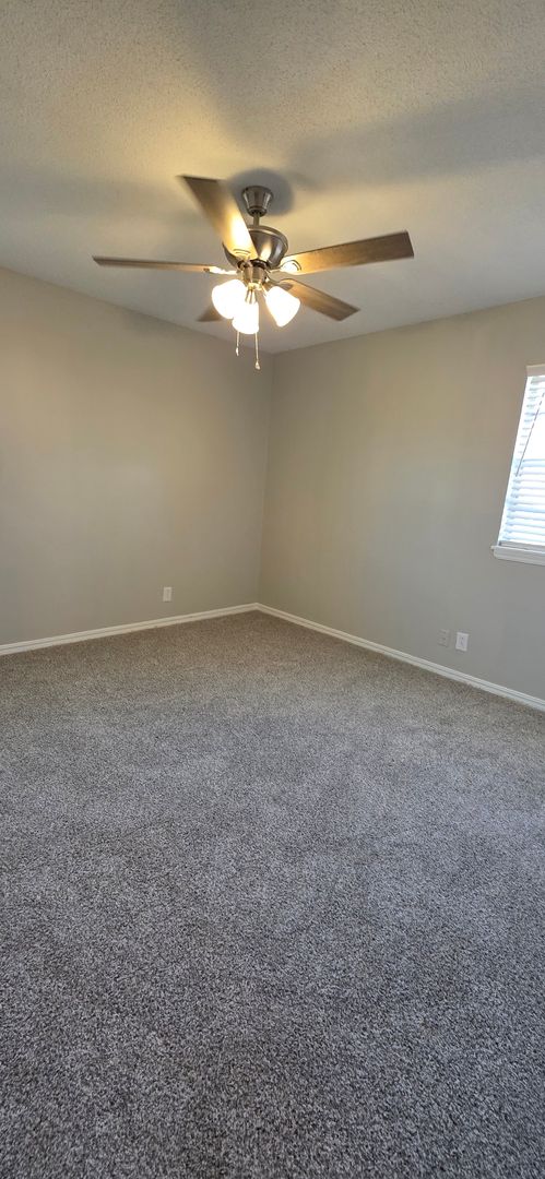 2 beds, 2 baths, 925 sqft, $1,100, Unit 213