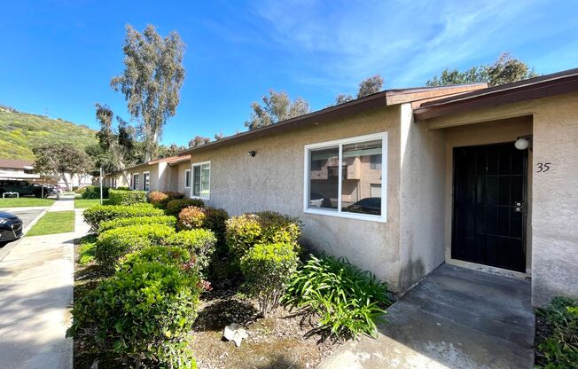 Charming 2B/2BA Home in Gated Community in Spring Valley!