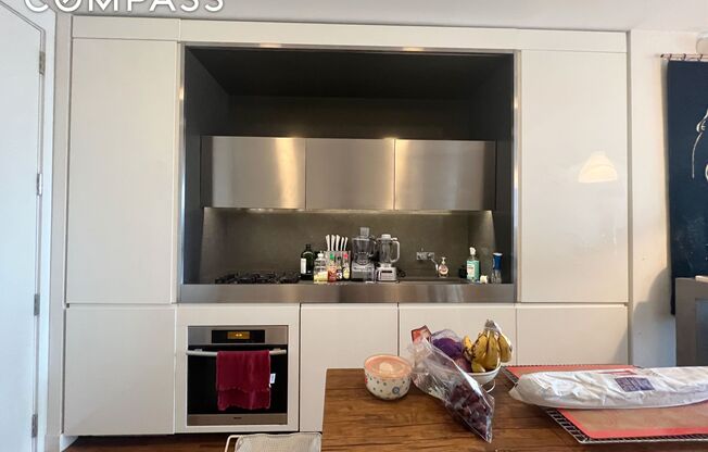 1 bed, 1 bath, 832 sqft, $4,800, Unit 11C