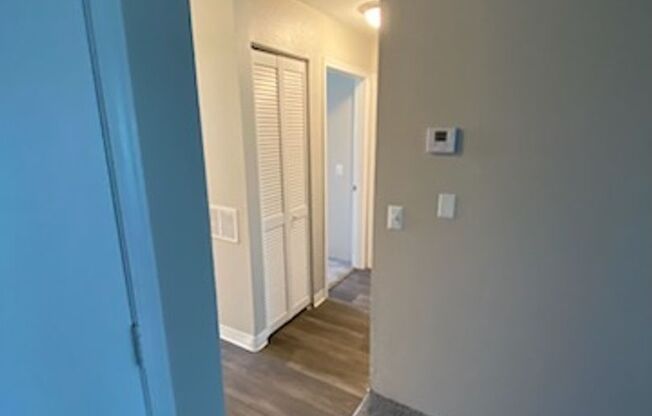 2 beds, 2 baths, 856 sqft, $869, Unit 2827-1806