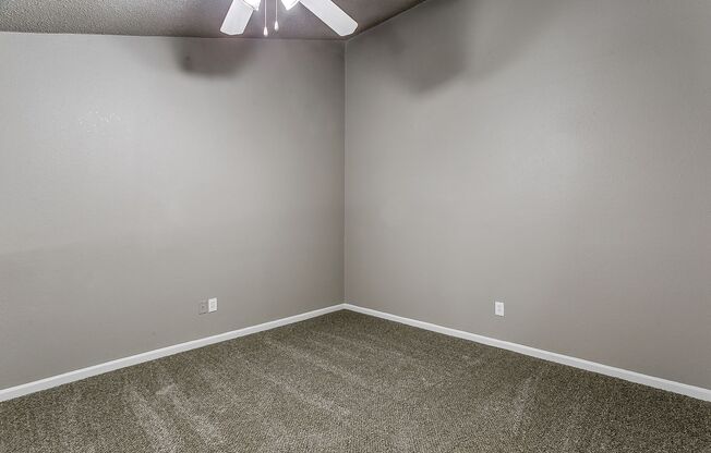 1 bed, 1 bath, 558 sqft, $895, Unit 208 N. Tarrant 2