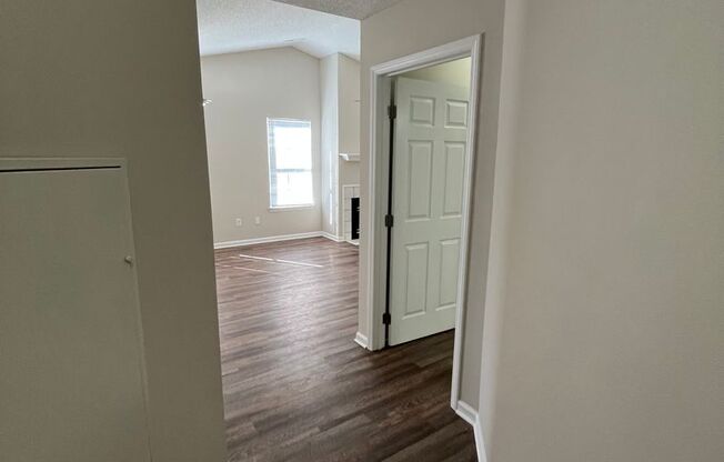 2 beds, 2 baths, 1,270 sqft, $1,500, Unit 2708-5 Upstairs 2BR 2BA Remodel Summit Pet Friendly